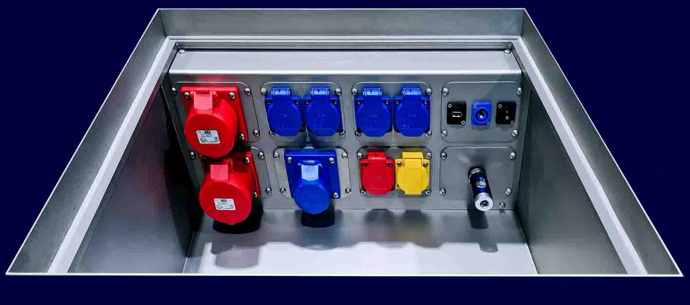 Floorpit type VELTEN with 8 variable equipment-modules size M3