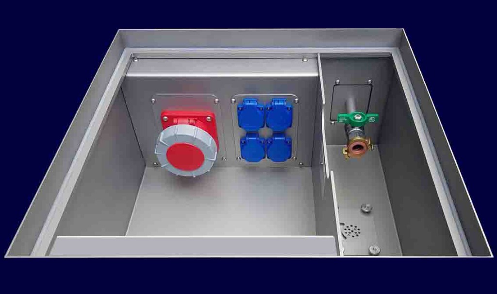 Vloertank type VORWERK, 2 modules M4 tot CEE 63A en tot 8 Schuko, distributeur of 2 zoet water en afvalwater