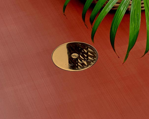 Vloermof met gepolijste messing deksel voor bars, jachten, lounges