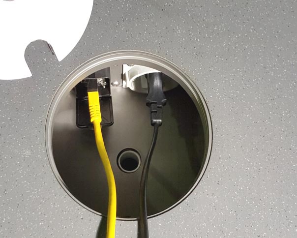 Inbouw-vloercontactdoos met Schuko en Neutrik data-aansluiting