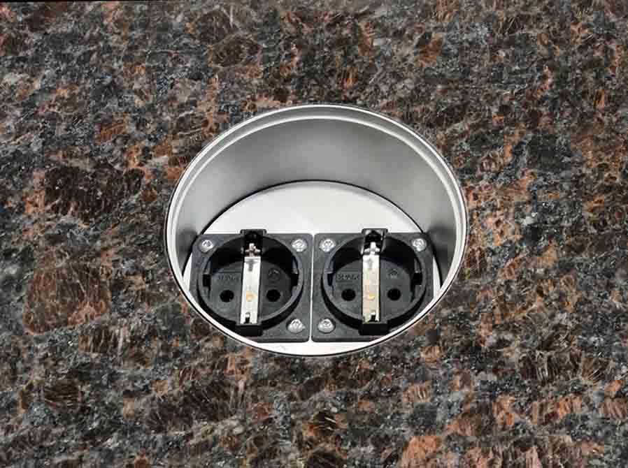 Runde Edelstahl-Bodeneinbausteckdose 2-fach