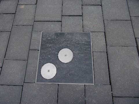 Bodentank mit Deckel f&uuml;r Wasser- und Strom-Entnahme